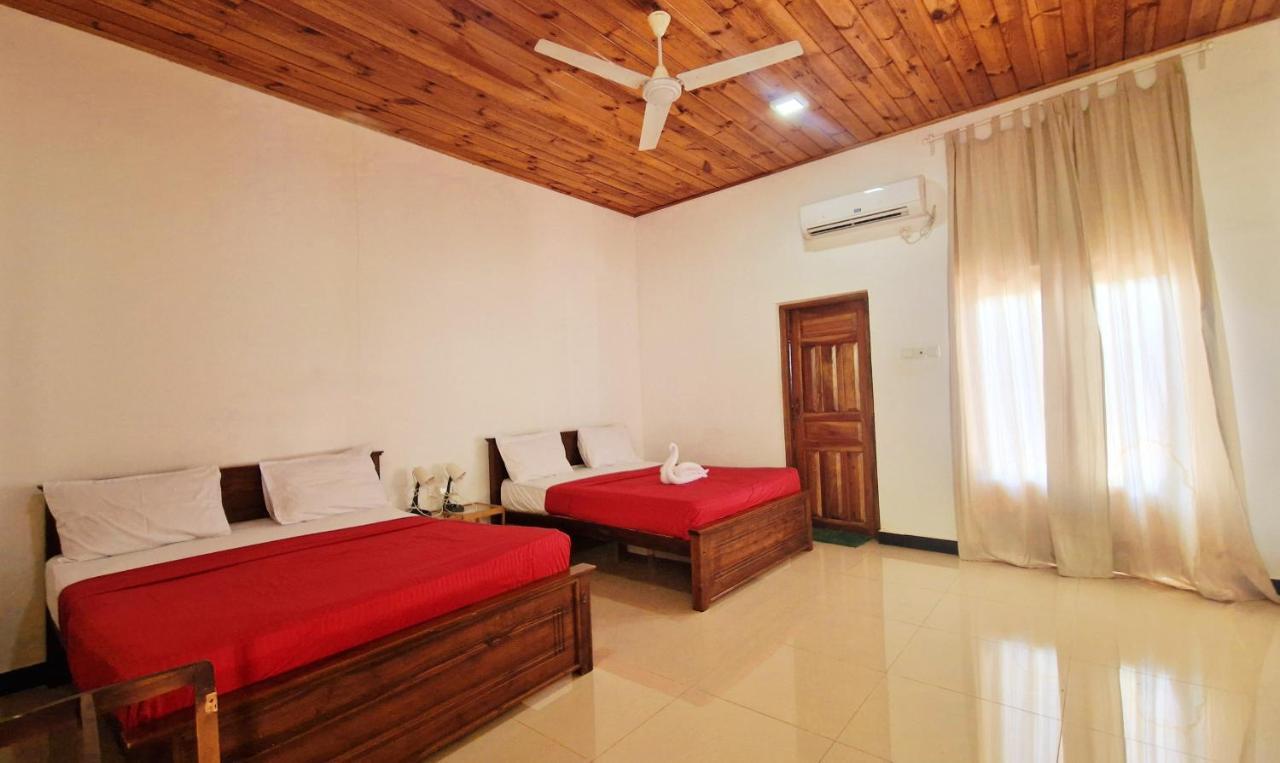 Italian Guest Otel Trincomalee Dış mekan fotoğraf